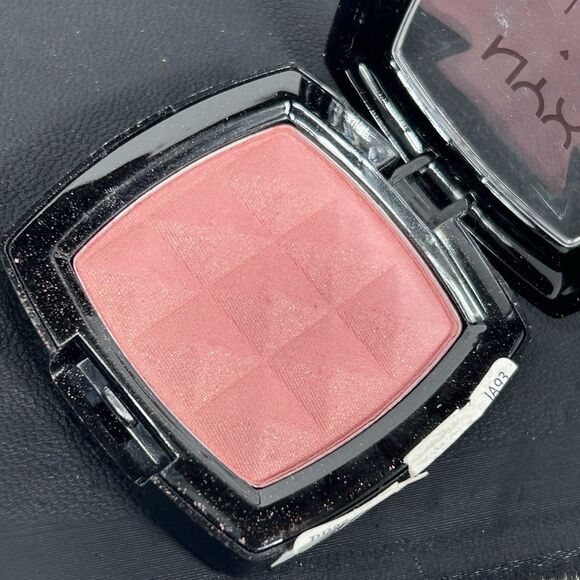 NYX Professional Makeup Powder Blush PB32 Apricot - Picture 4 of 4
